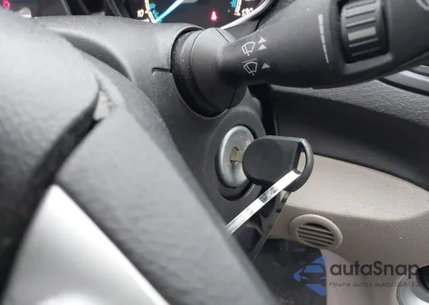 2015 Ford Fiesta Se z USA, uszkodzony, nr VIN 3FADP4BJXFM141342